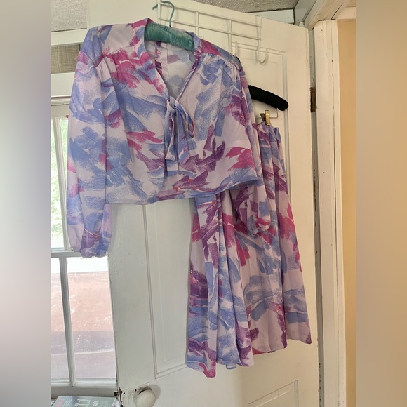 Repurposed vintage 2 piece crop + skirt - Picture 2 of 4